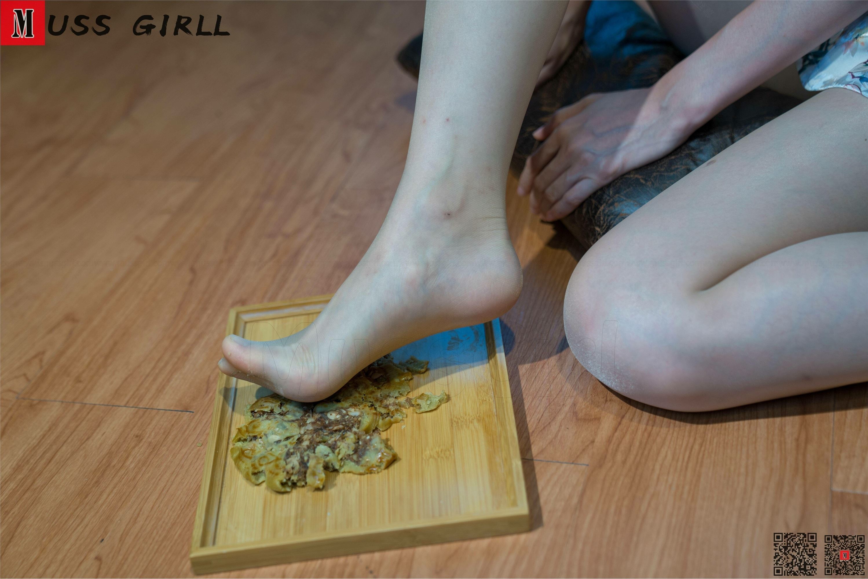 MussGirl慕丝女郎  NO.159 碎花短旗袍